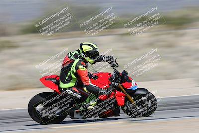 media/Jan-15-2026-Racers Edge (Thu) [[dfebeb70ab]]/3-B Group/Session 2 (Turn 15 Inside Pans)/